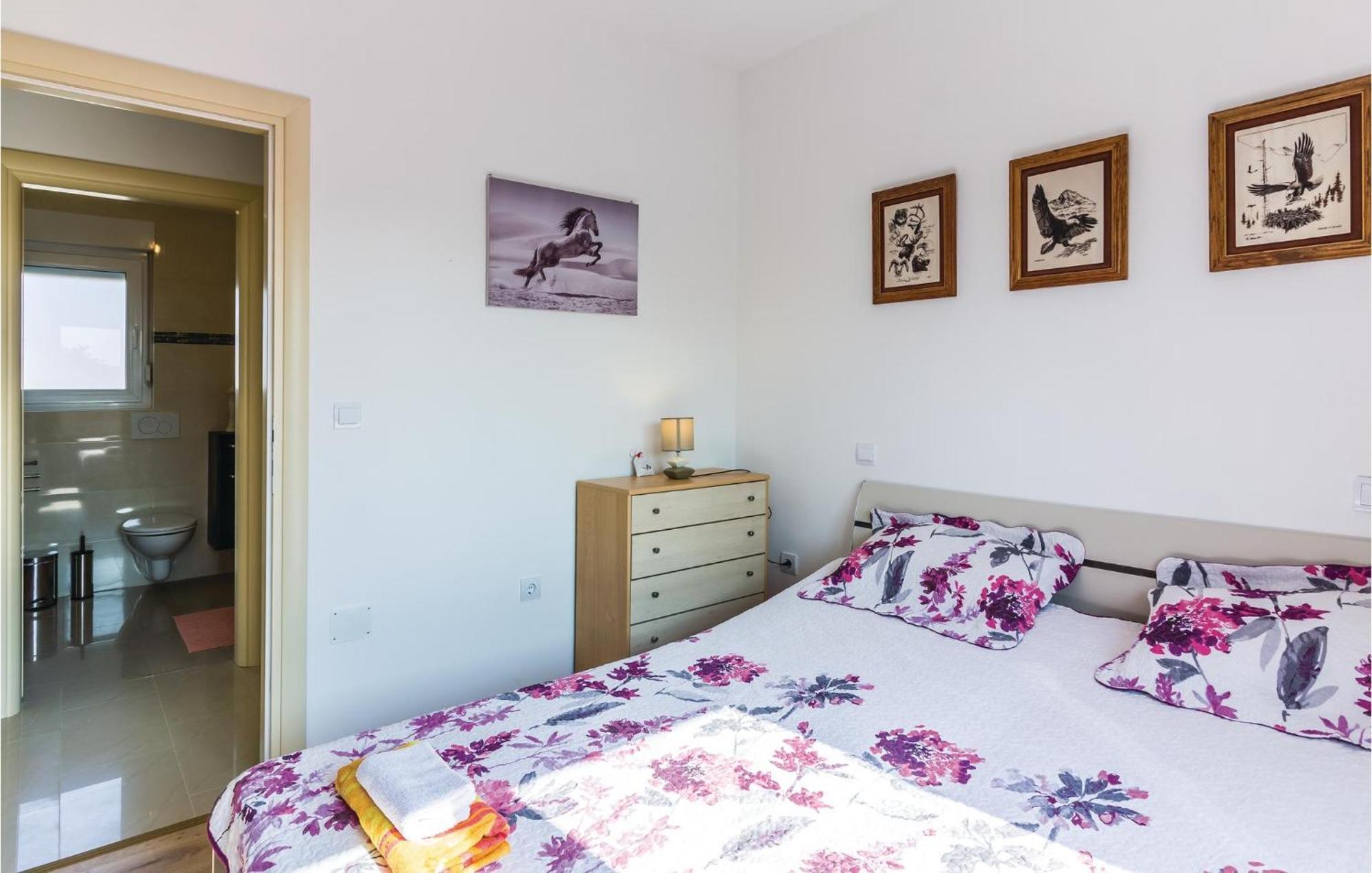 Stunning Apartment In Fazana With House Sea View Bagian luar foto