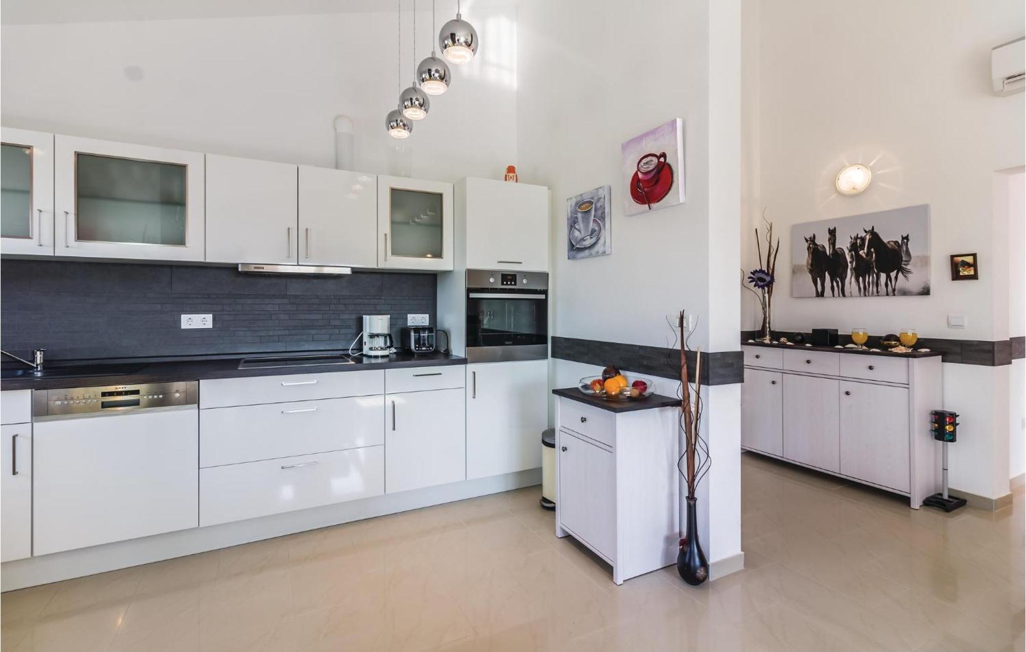Stunning Apartment In Fazana With House Sea View Bagian luar foto