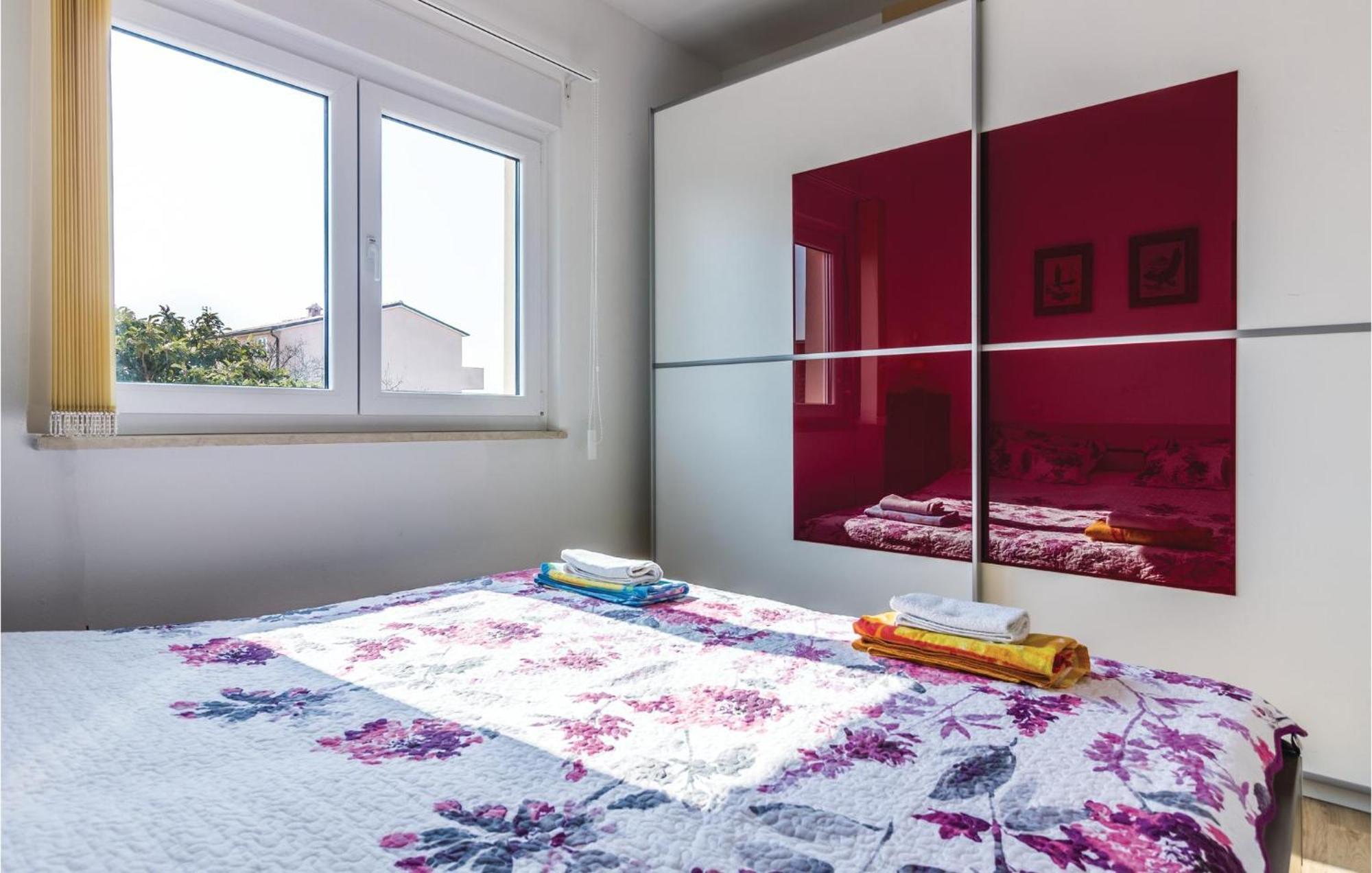 Stunning Apartment In Fazana With House Sea View Bagian luar foto