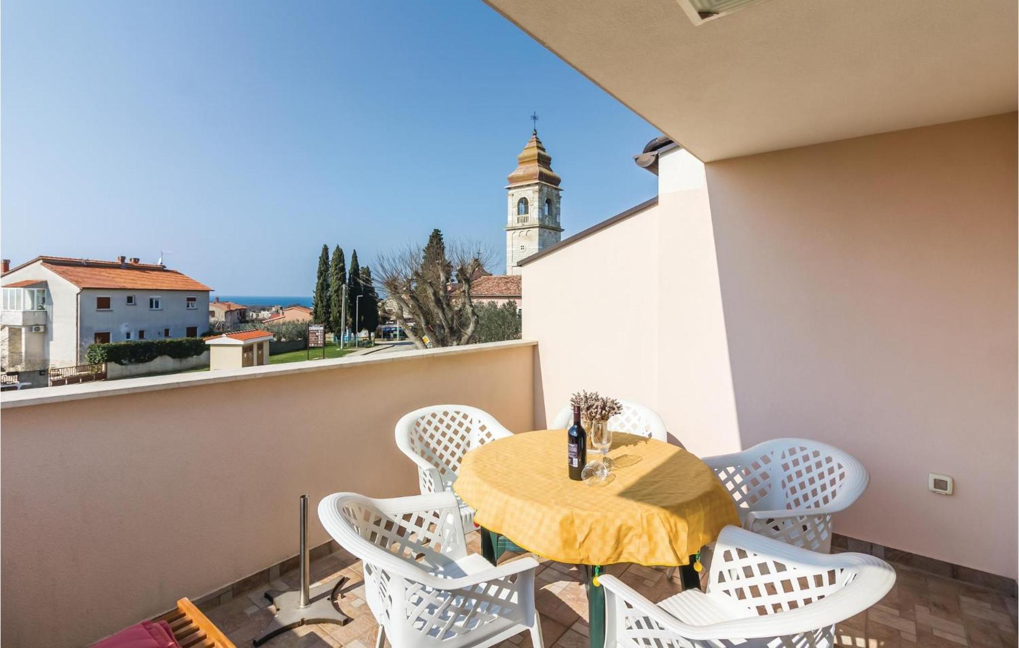 Stunning Apartment In Fazana With House Sea View Bagian luar foto