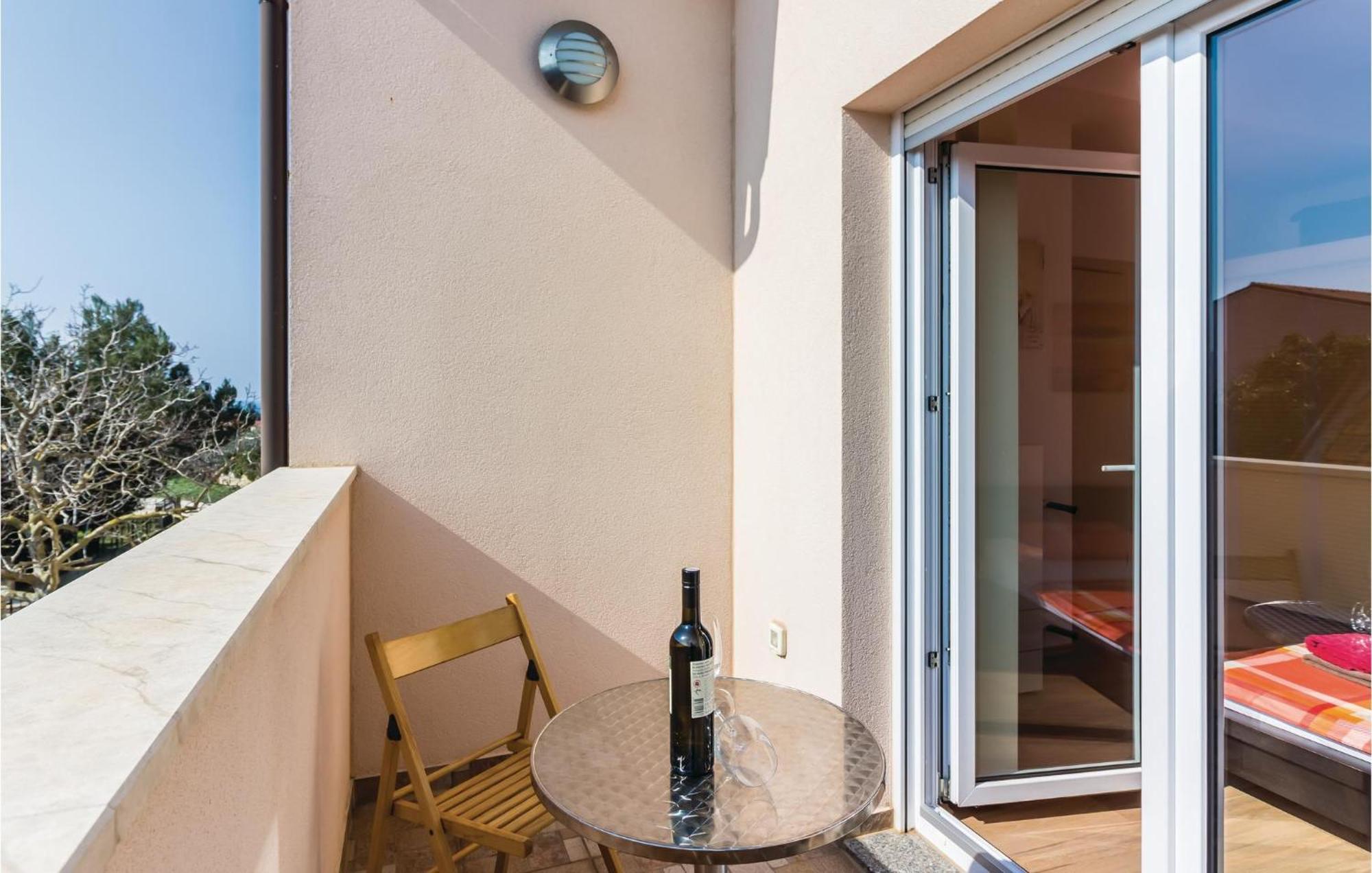 Stunning Apartment In Fazana With House Sea View Bagian luar foto